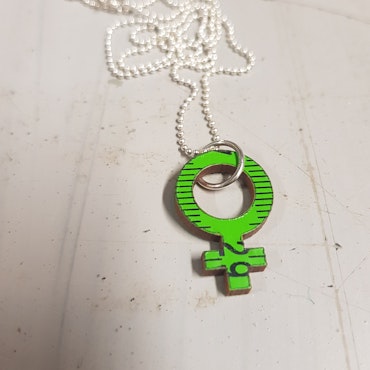 Necklace Feminist big -green