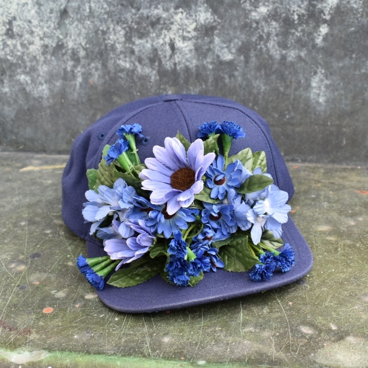 HATS OFF - blå blomster
