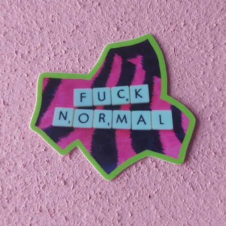 Klistermärke - Fuck normal (rosasvart)