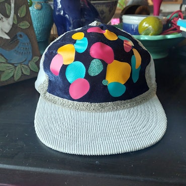 HATS OFF - Färgglatt