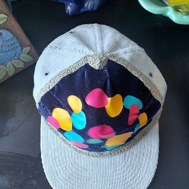 HATS OFF - Färgglatt