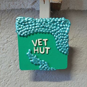 MINITAVLA - "Vet hut"