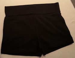 Svarta korta shorts Inga-70 från Kids Up.