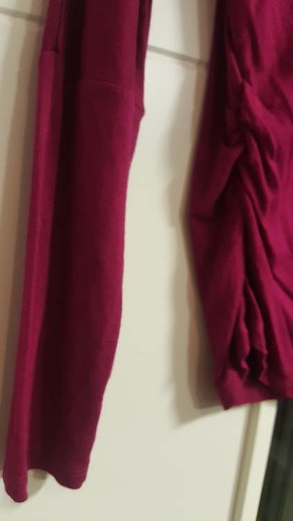 Vinröd tröja Bred-802 från D-XEL.