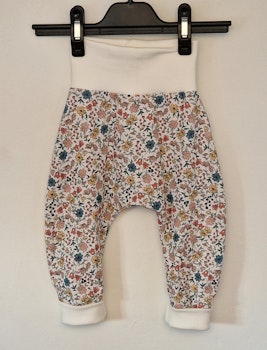 Baggybyxa småblommig