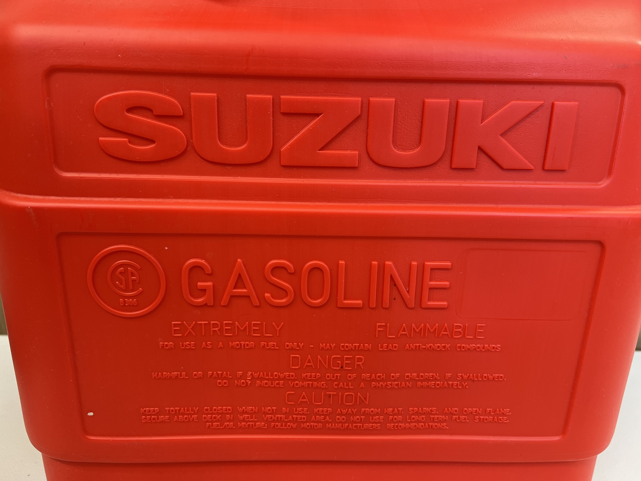 Suzuki original bränsletank 25L