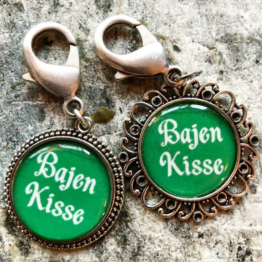 Pärlhalsband till BAJENkisse