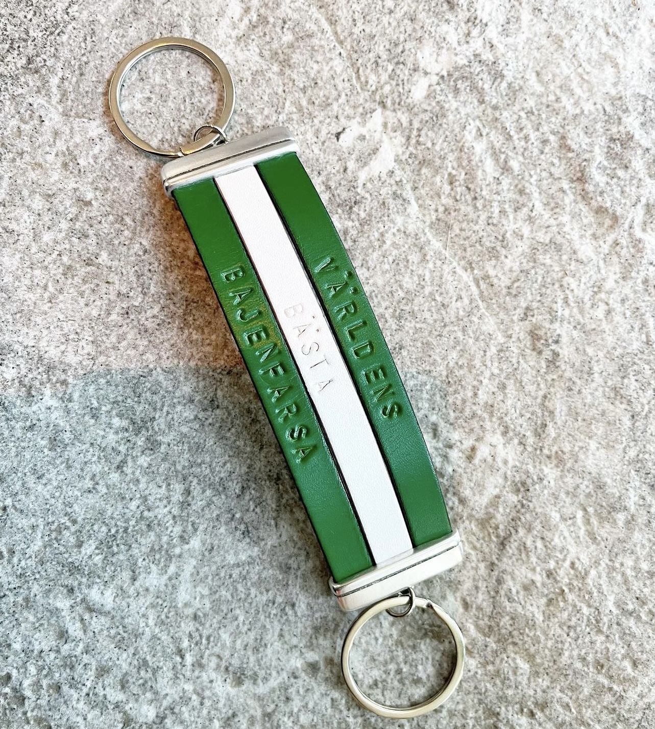 Grönvit Nyckelring