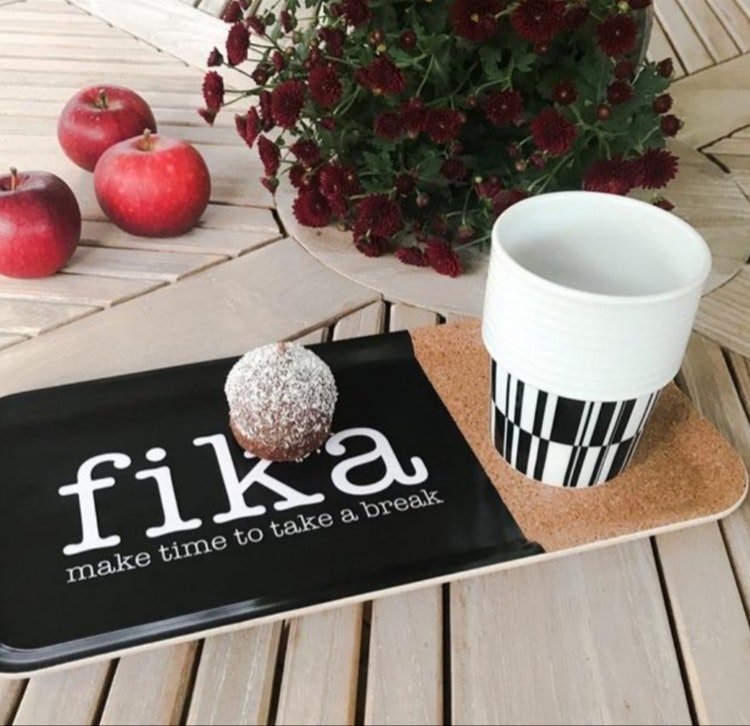 Bricka 32x15 Fika med kork- MELLOW DESIGN