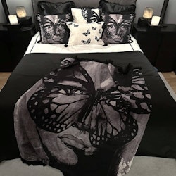 Kuddfodral 50 x 50 Golden butterfly BW- CAROLINA GYNNING