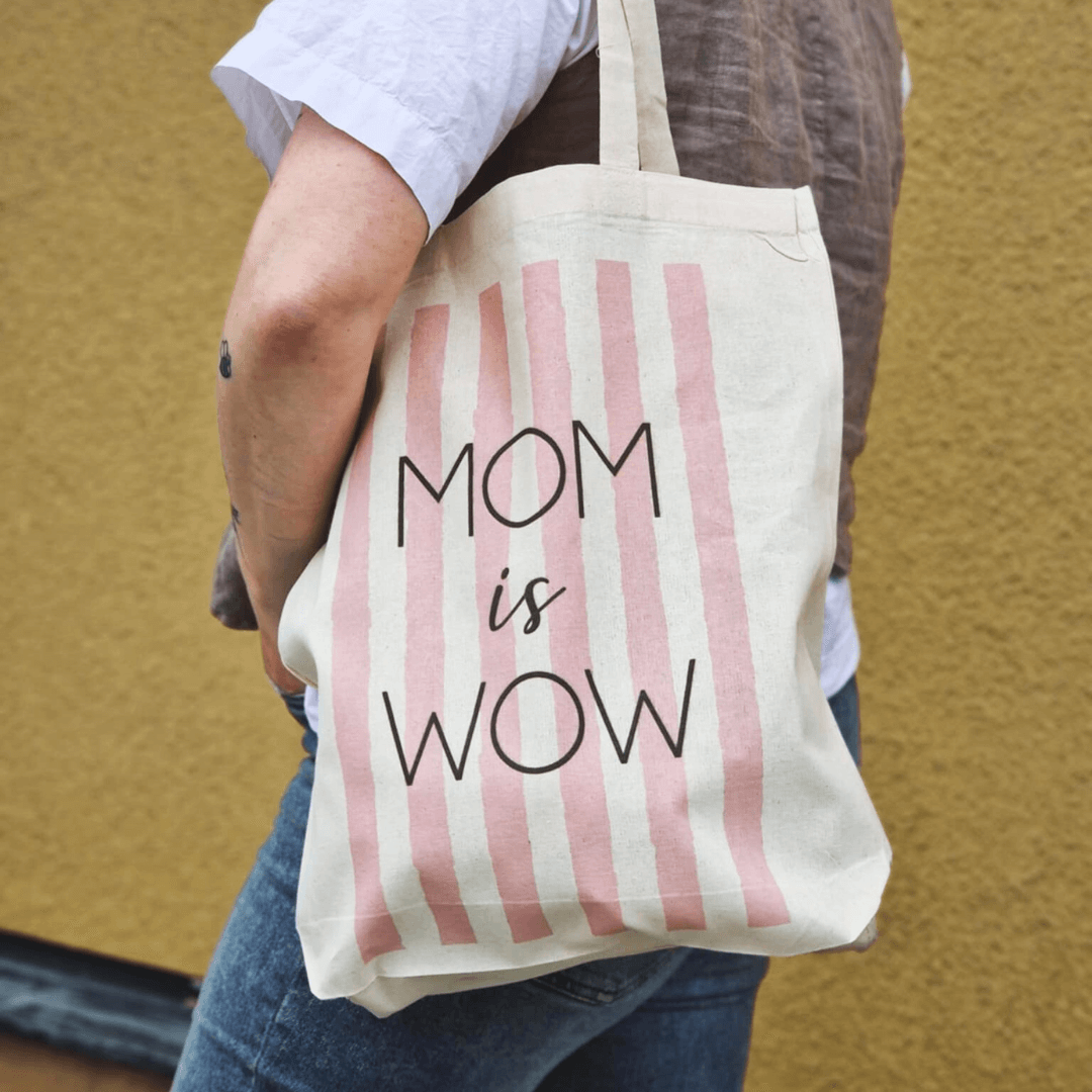 Tygkasse Mom is Wow