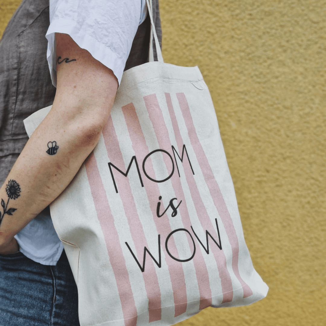 Tygkasse Mom is Wow