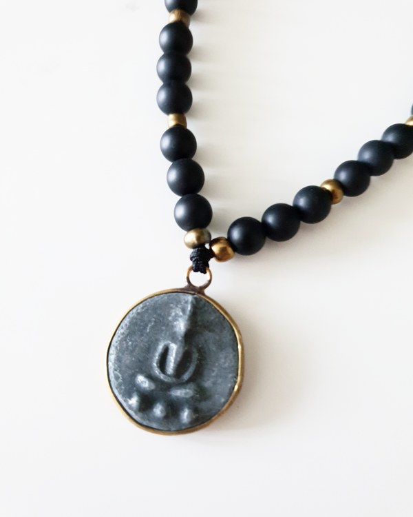 Buddha amulett liten & svarta agater
