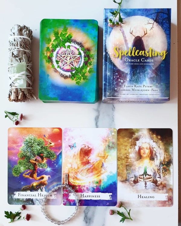Spellcasting oracle cards