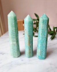 Amazonit, polerad spets/Obelisk