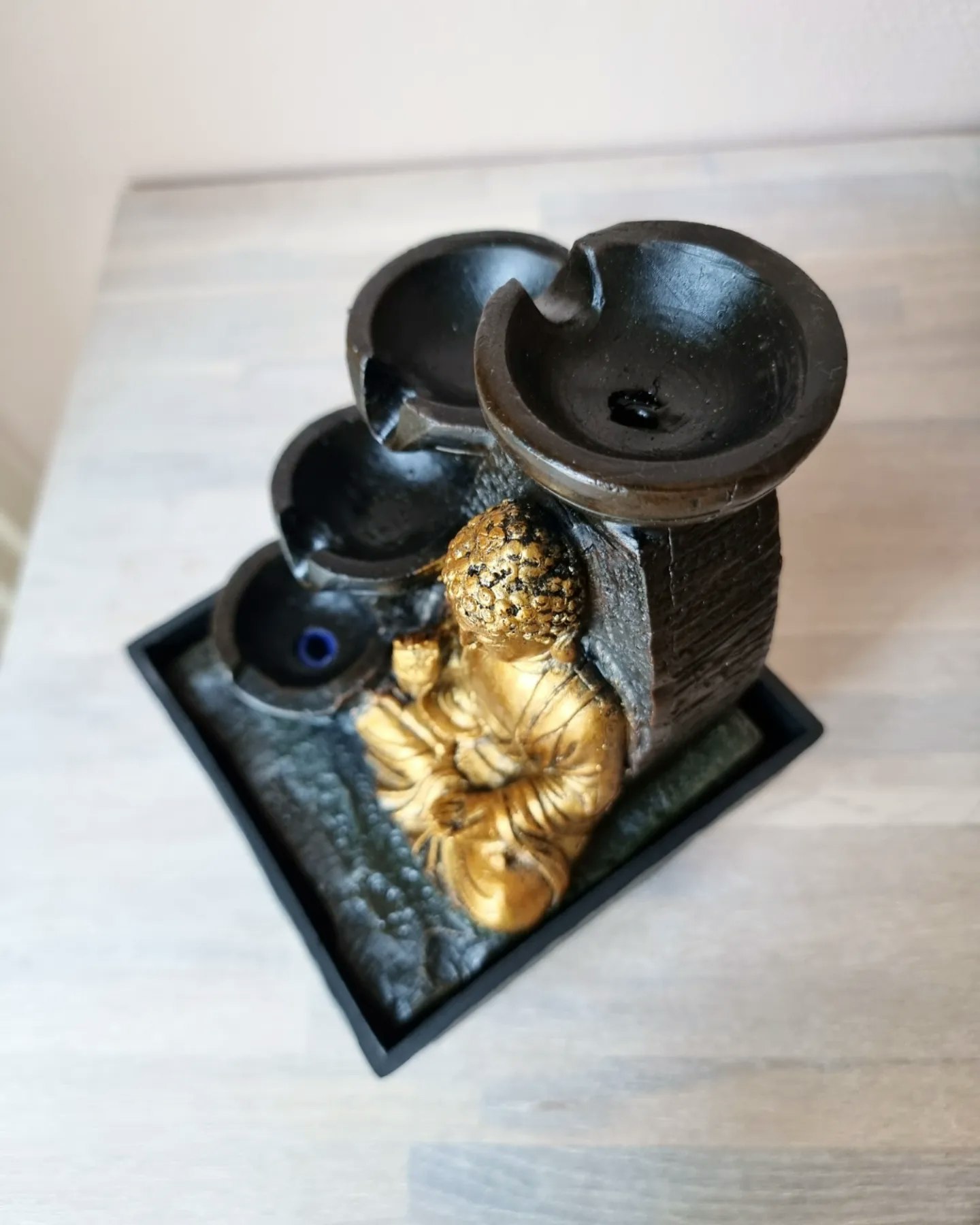 Liten vattenfontän, Buddha