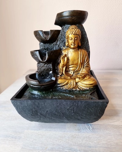 Liten vattenfontän, Buddha
