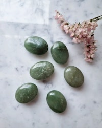 Grön Aventurin palmstone / handsten