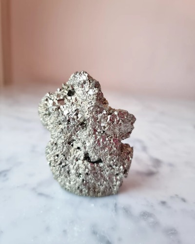 Pyrit, delvis polerad fri form/bit, C
