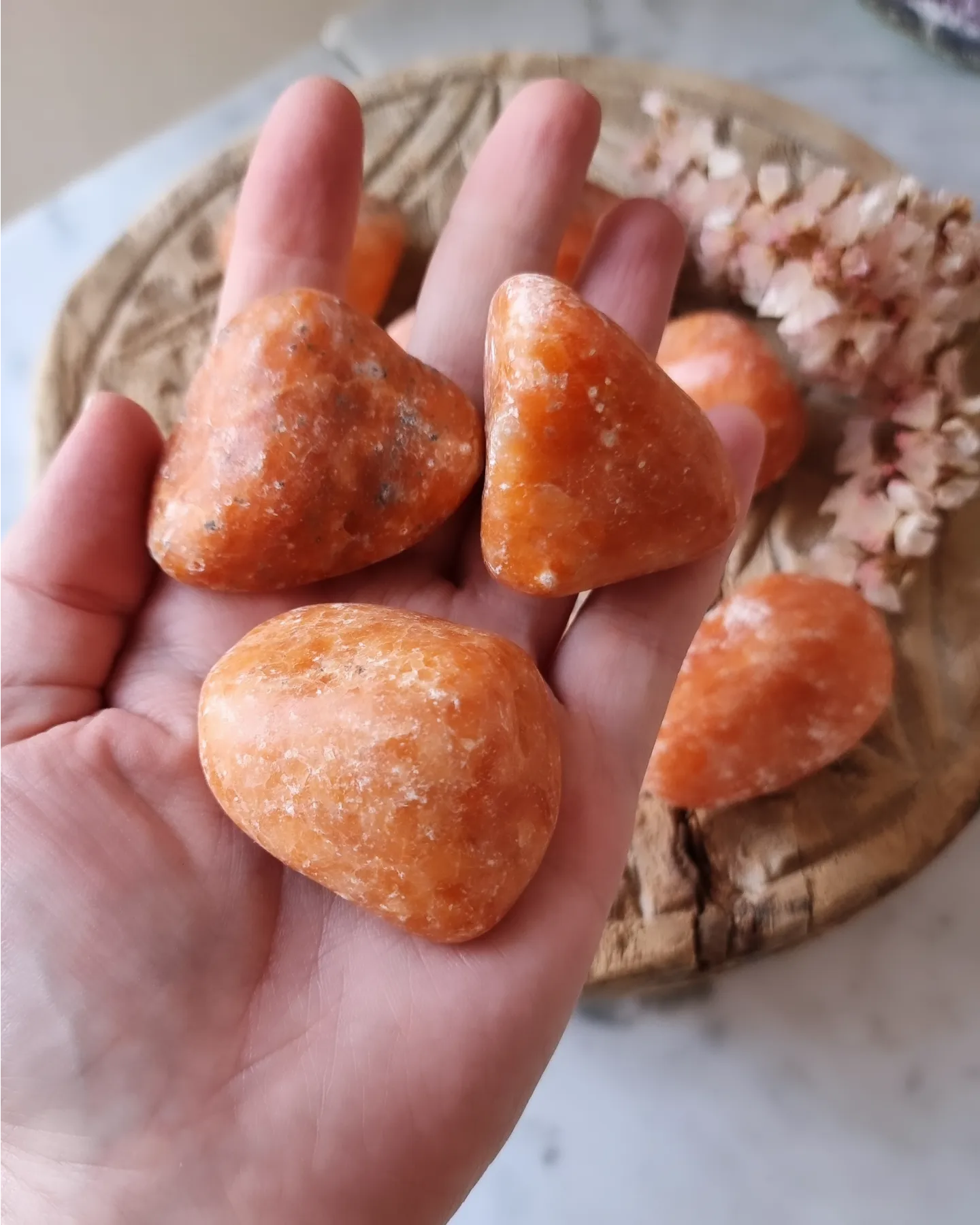 Orange kalcit (orkidé kalcit) XL stor trumlad