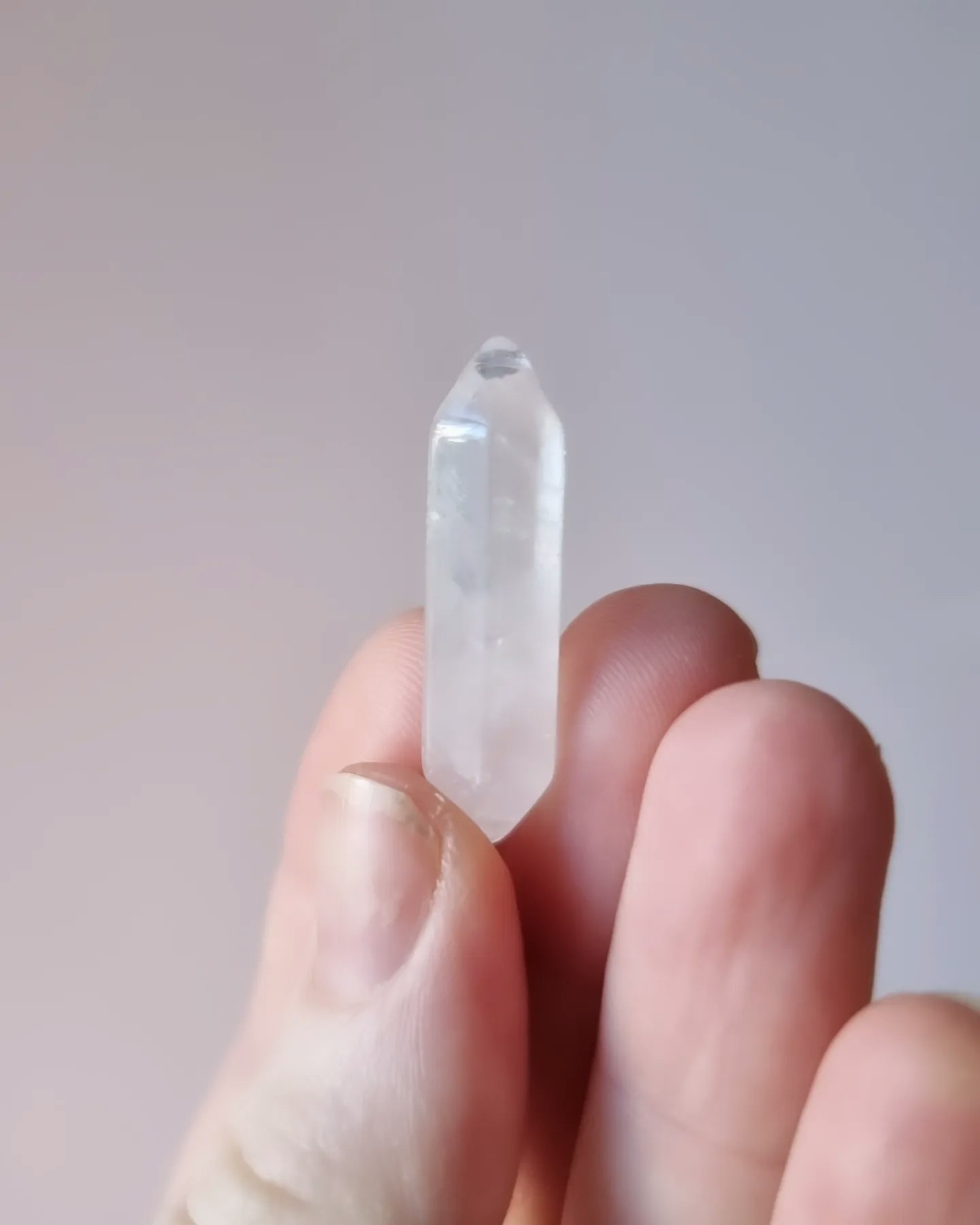 Bergkristall, liten dubbelterminerad spets ca 3cm