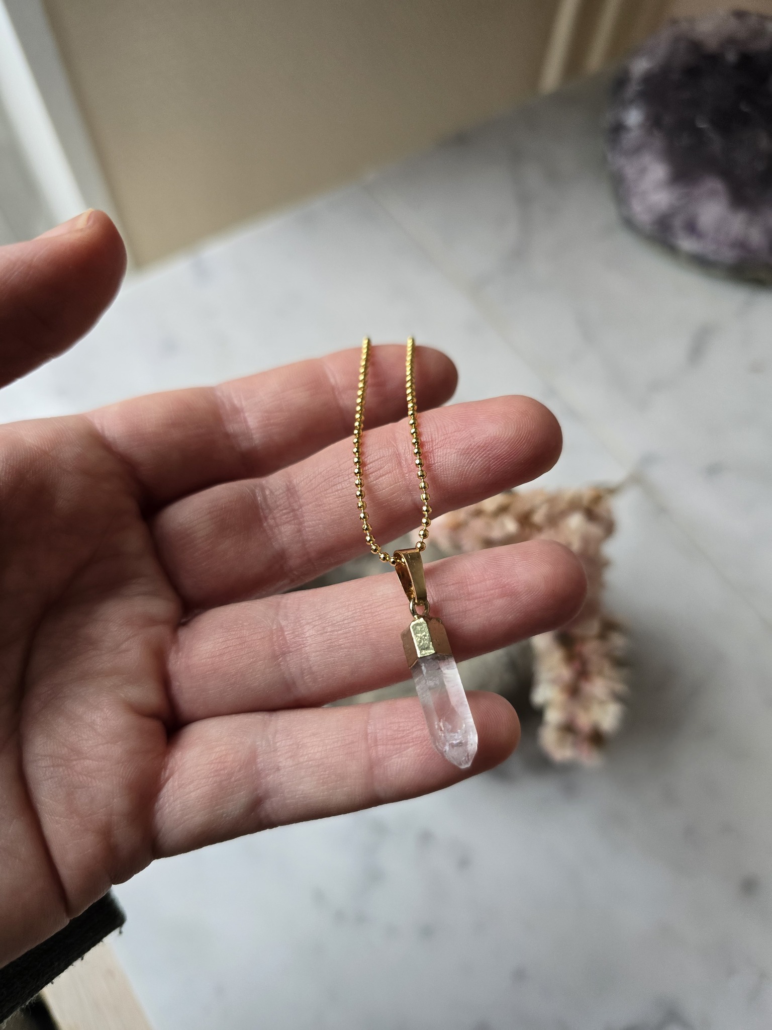 Halsband med rå bergkristallspets (guld) 60cm (nr1)