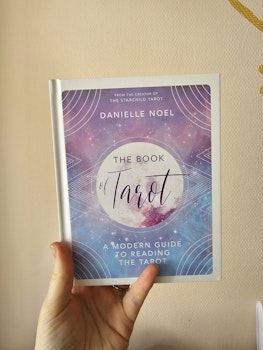 The book of tarot | Danielle Noel