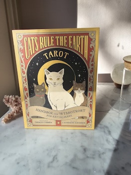 Cats rule the earth tarot | svensk version