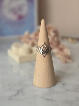 Ring med större lotus, 304 rostfritt stål