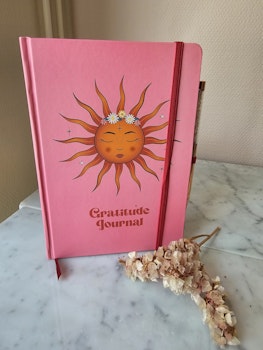 Journal | gratitude A5 rosa med rosenkvartspenna