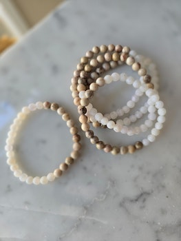Armband, Maifanit & frostad agat (halva/halva) erbjudande!