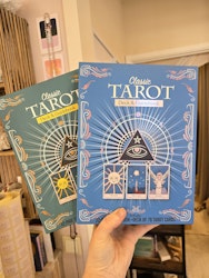 Classic tarot deck & guidebook