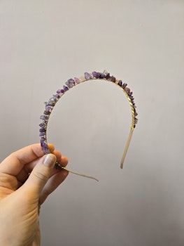 Diadem med kristallchips | Ametist [guld]