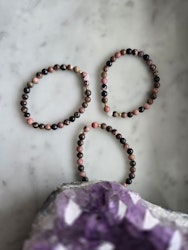 Armband i Rodonit & Rosenkvarts med 18K gulddetaljer