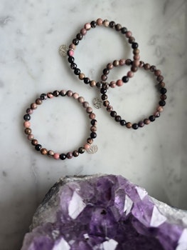 Armband, Rodonit & lotus i äkta silver