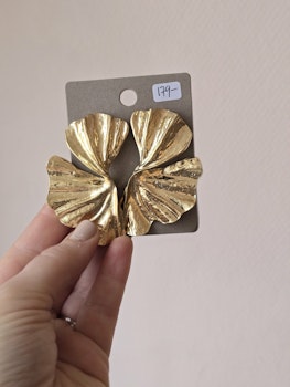 Örhänge nr 20 (stora guld shell)