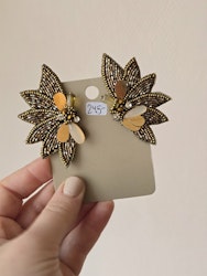 Örhänge nr 23 (guld blomma pärlor)