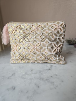 Väska/clutch beige med pärlor