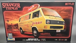 Stranger Things" VW T3 Bus "Surfer Boy 1:25