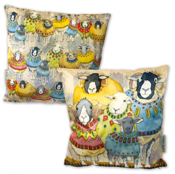 SHEEP IN SWEATERS VELVET CUSHION (KUDDFODRAL)