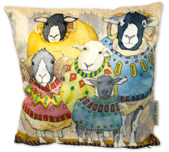 SHEEP IN SWEATERS VELVET CUSHION (KUDDFODRAL)