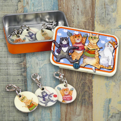 KITTENS IN MITTENS CROCHET STITCH MARKERS IN A POCKET TIN (MARKÖRER+ASK)