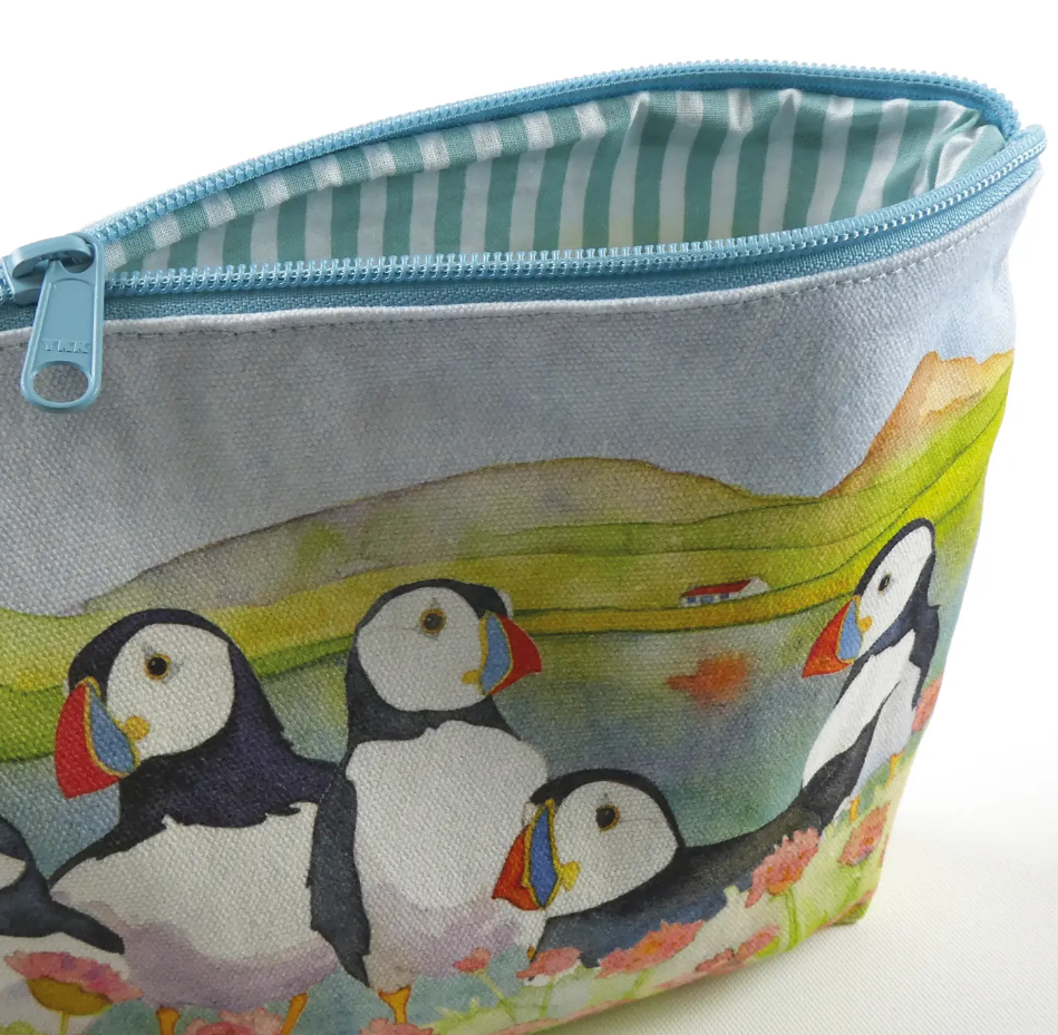 SEA THRIFT PUFFINS ZIPPED POUCH (PÅSE)