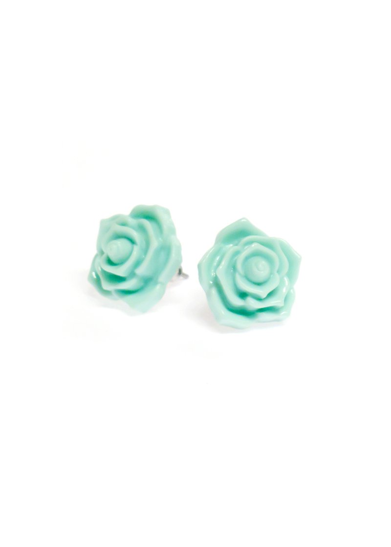 Roses are turquoise
