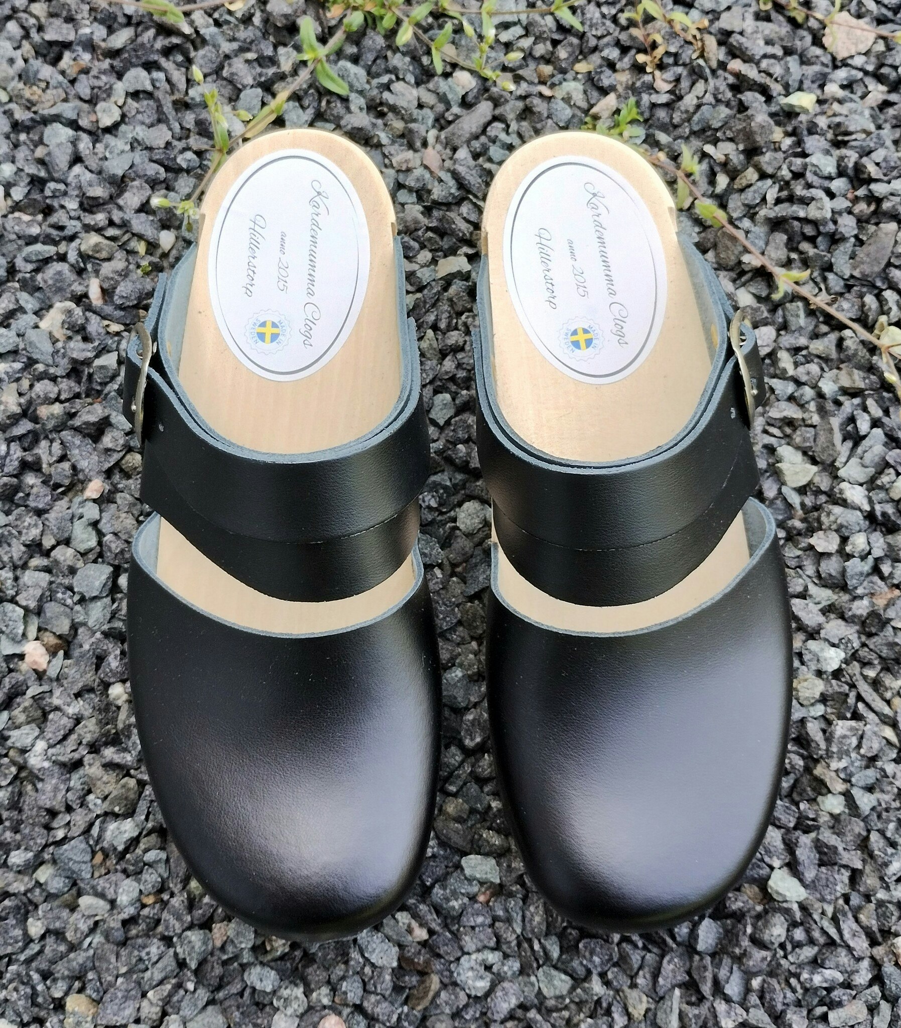 Ellen Sandal Trä svart med bakrem.