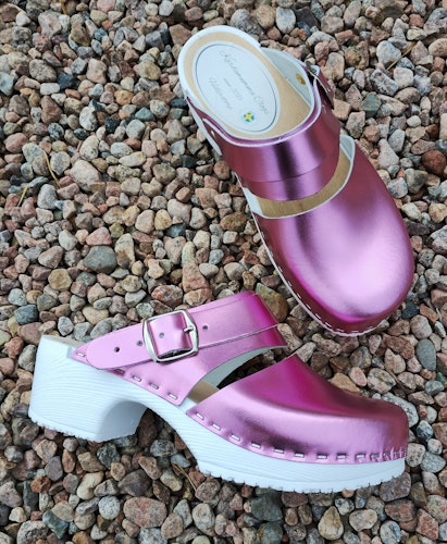 Ellen mjuktoffel med bakrem vit botten rosa metallic