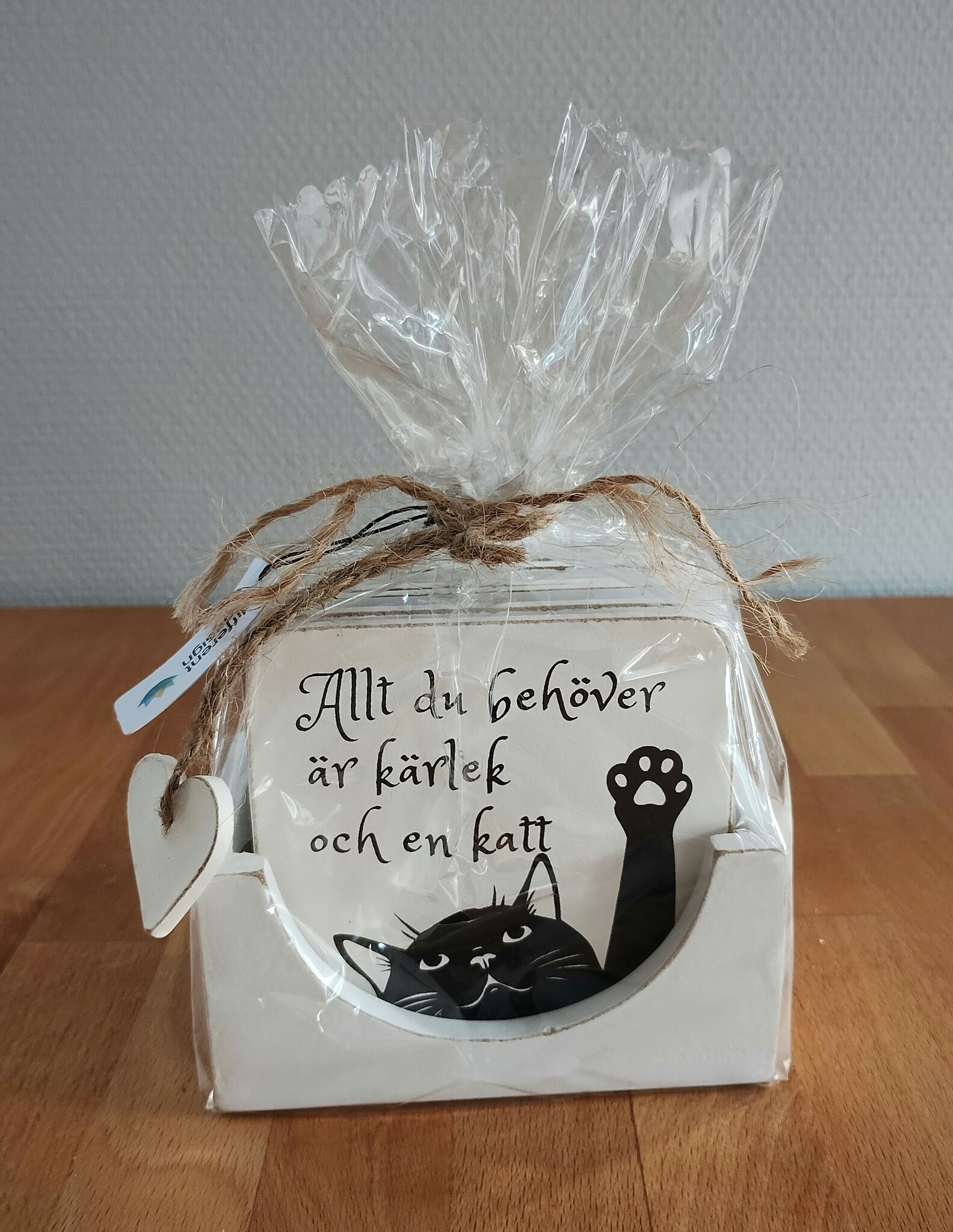 Glasunderlägg med lite bevingade ord. 😽