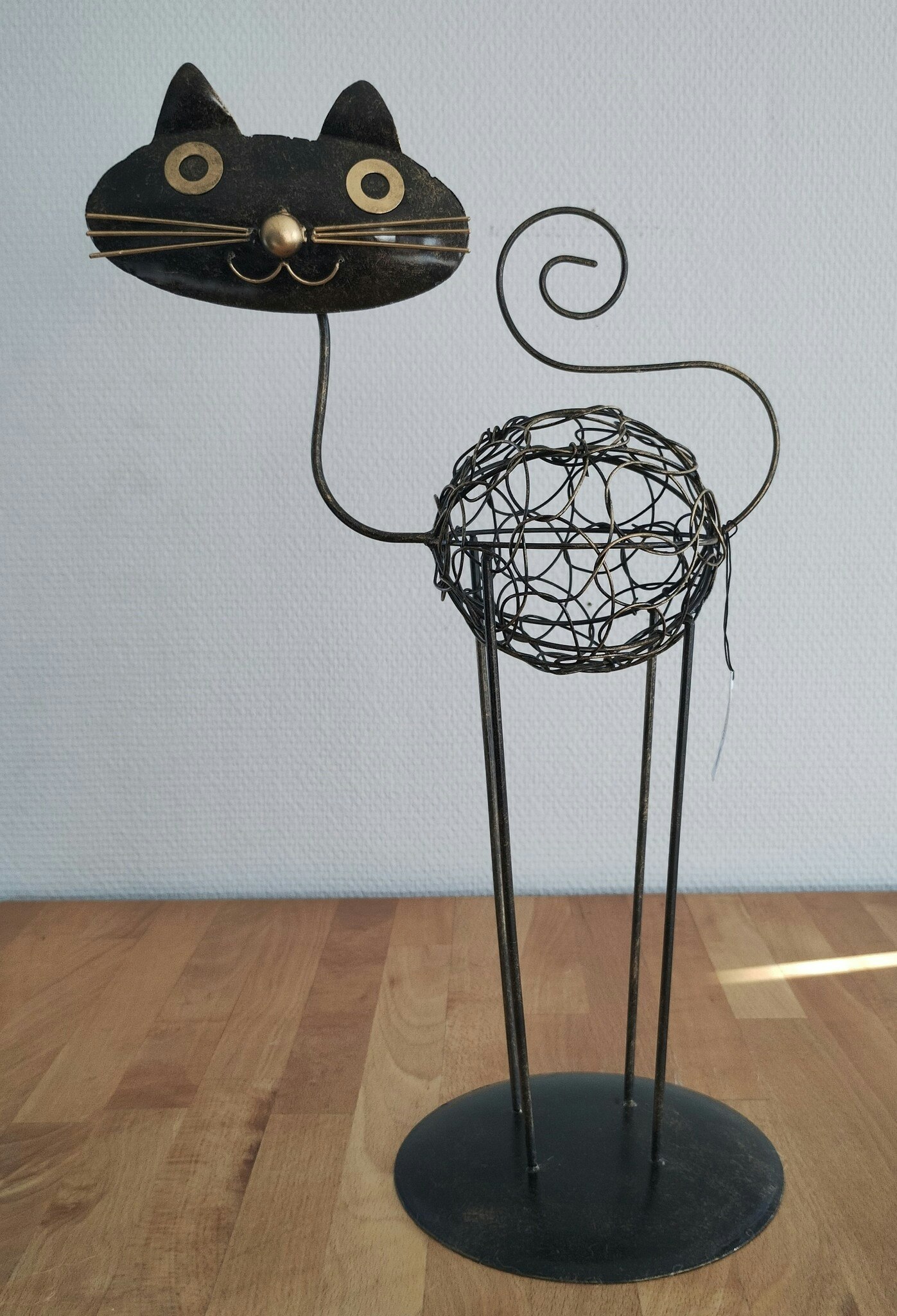 Stor ståtlig katt 42×25 cm