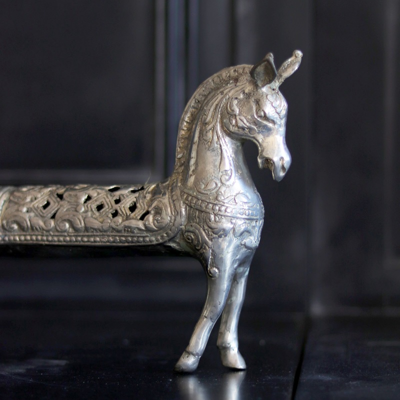 Dekorations häst i metall