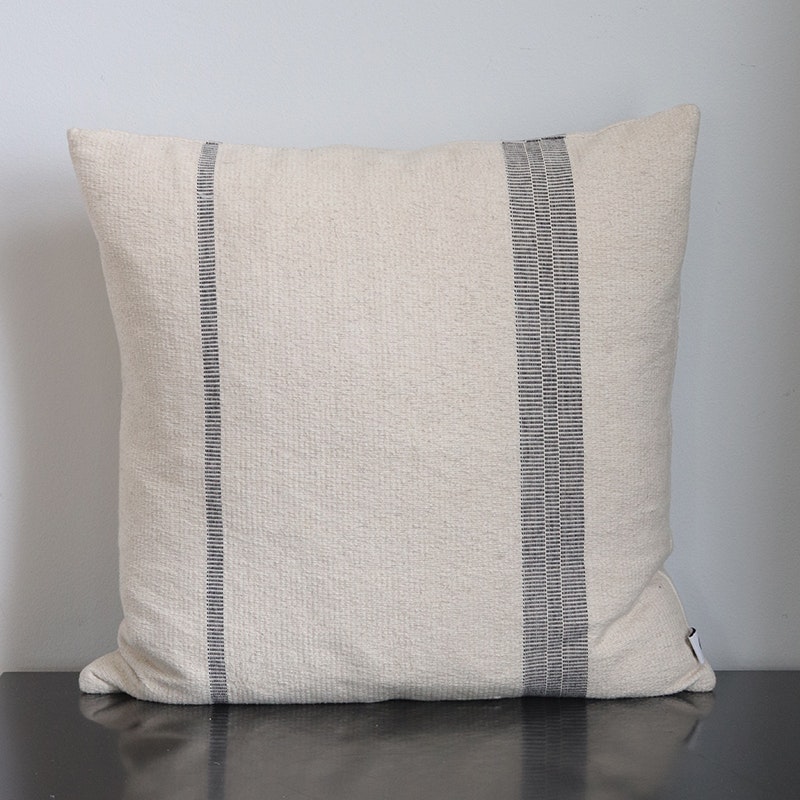 Kuddfodral Arden offwhite och svart 100% bomull